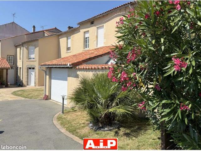 Maison 14 pièces 235 m²