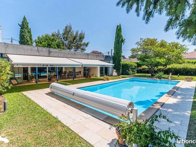 Maison de ville 14 pièces 316 m²