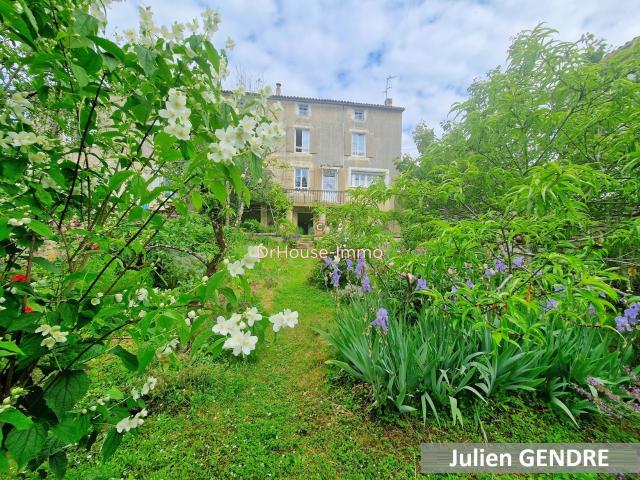 MAISON DE VILLE + 155 M2 SUR PARCELLE DE 554 M2