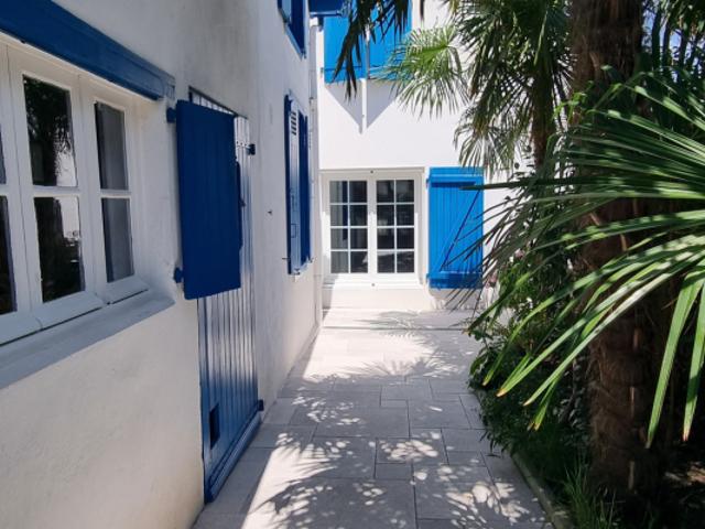 MAISON DE VILLE 175 M2 COEUR ARENES