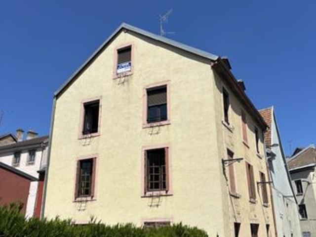 Maison de ville 170 m² avec jardin et grange MONTBELIARD centre