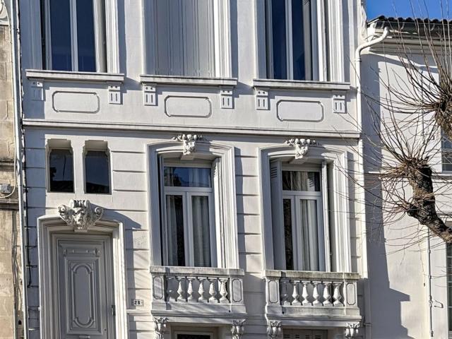 Maison de ville 185 m² + sous sol au coeur de Royan 183m² Royan