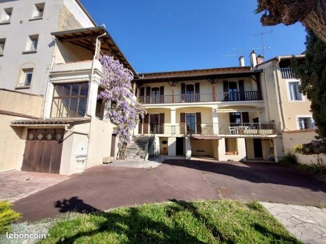 Maison de ville 20 pièces 430 m²