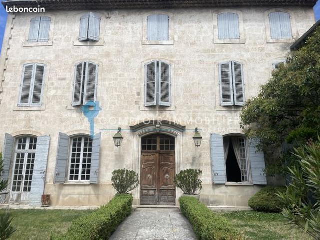 Maison de ville 21 pièces 700 m²