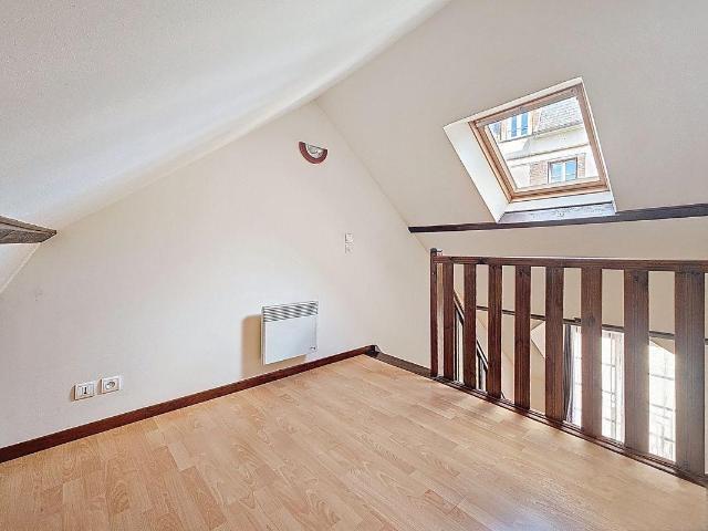 Maison de Ville 35 m² garage privatif non meublée
