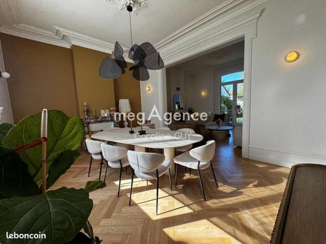 Maison de ville 7 pièces 166 m²