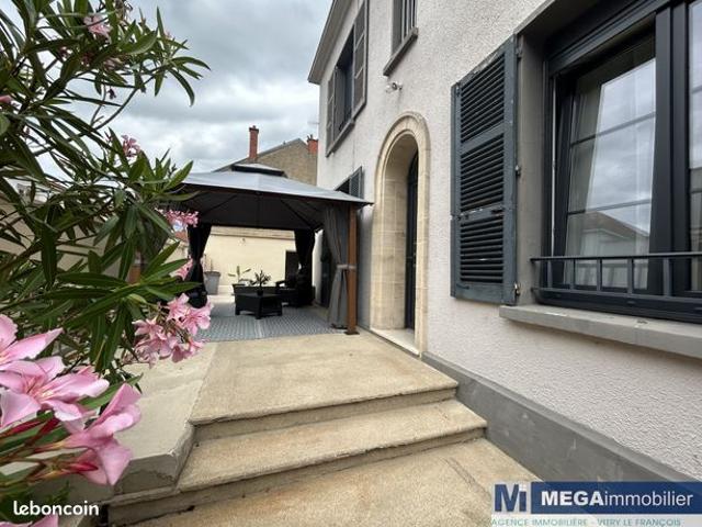 Maison de ville 7 pièces 162 m²