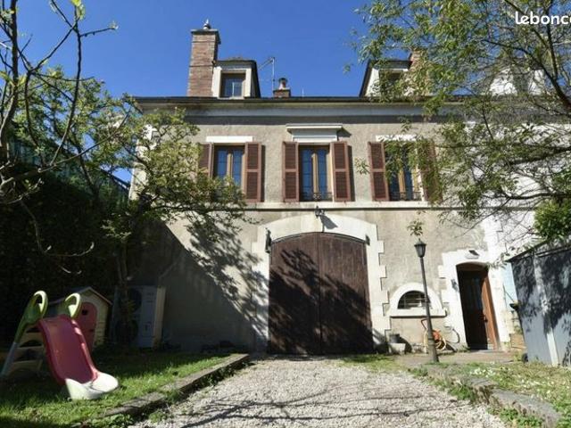 Maison de ville 7 pièces 195 m²