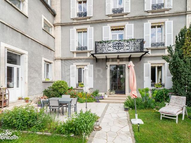 Maison de ville 7 pièces 224 m²