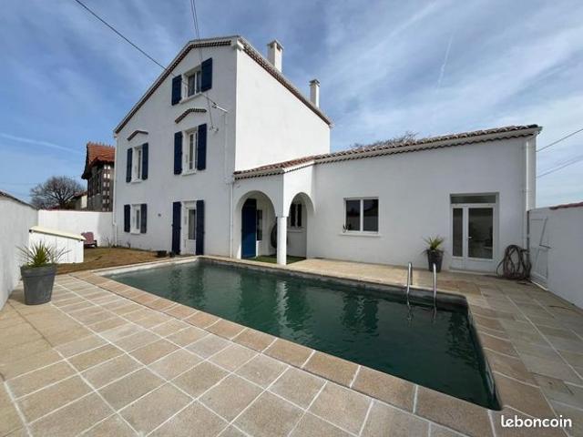 Maison de ville 7 pièces 227 m²