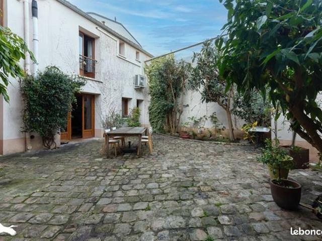 Maison de ville 7 pièces 220 m²