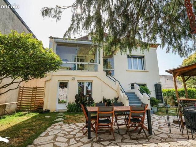 Maison de ville 7 pièces 230 m²