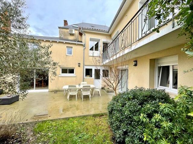 Maison de ville 7 pièces 245 m²