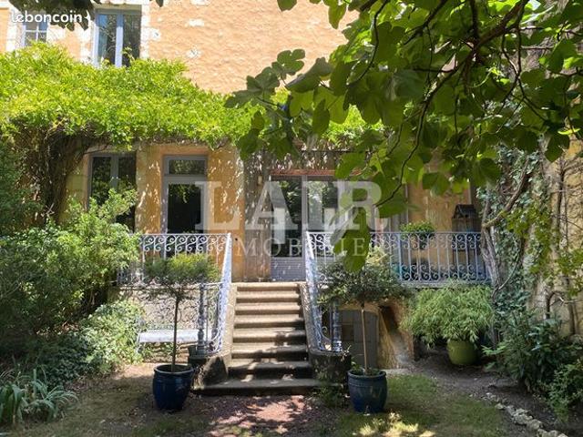 Maison de ville 7 pièces 248 m²