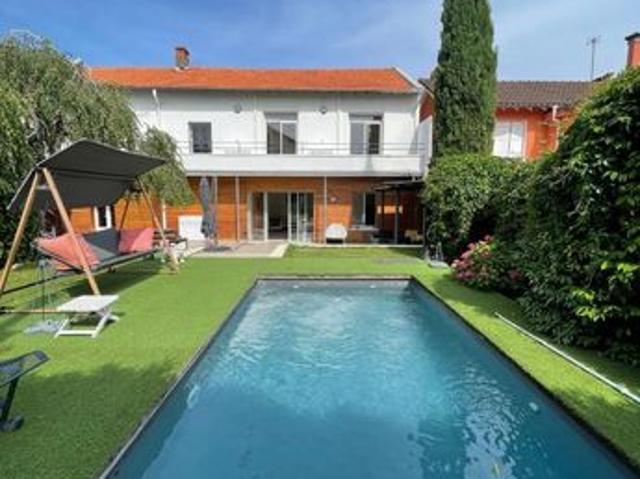 Maison de ville 7 pièces 250 m²