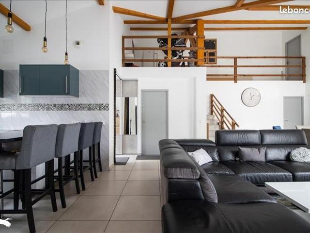 Maison de ville 7 pièces 250 m²