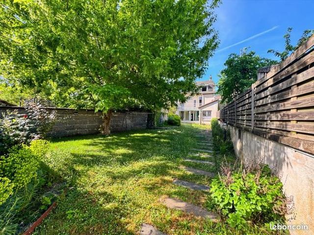 Maison de ville 7 pièces 283 m²