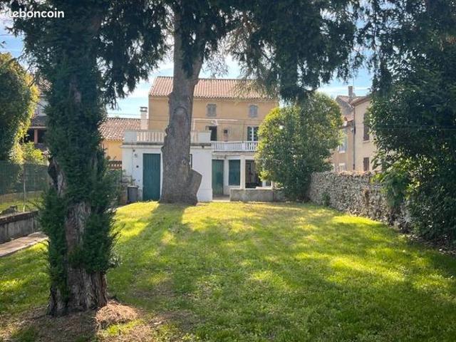 Maison de ville 7 pièces 330 m²