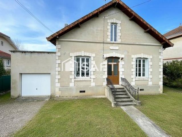 Maison de ville 7 pièces avec garage et jardin