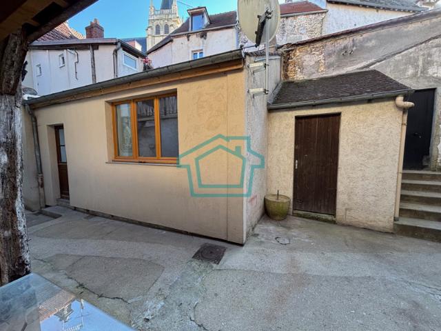 Maison de ville 41 m2 LA QUEUE LEZ YVELINES PROCHE