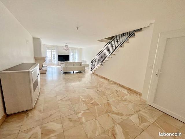 Maison de ville 4 pièces 161 m²