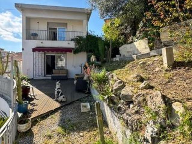 Maison de ville 4 pièces 200 m²