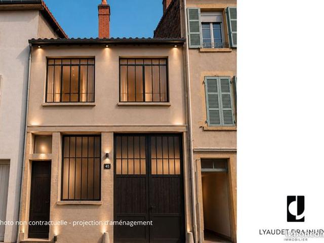 Maison de ville 4 pièces 300 m²