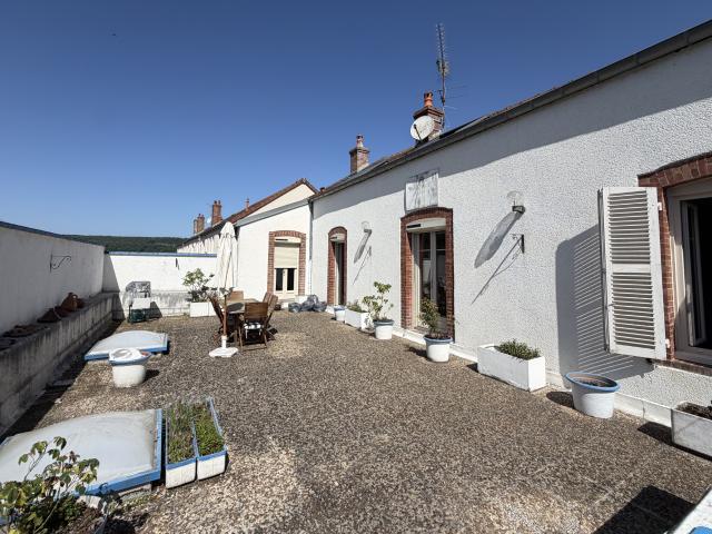 MAISON DE VILLE