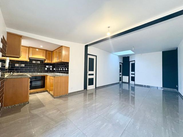 Maison de ville 55 m2 avec cour Bas Floirac proche Bordeaux