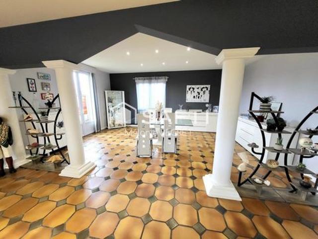 Maison familiale 5 chambres avec grand jardin à Biganos