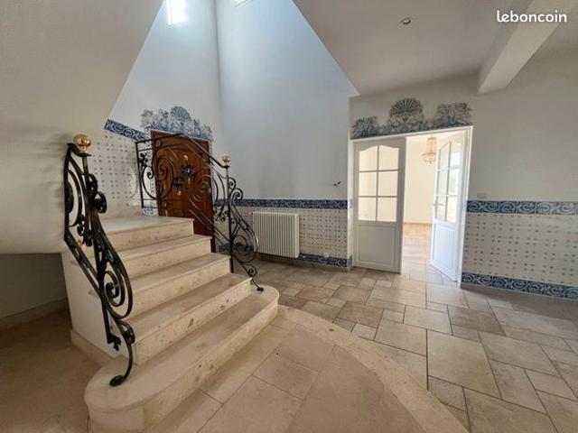 Maison 5 pièces 230 m²