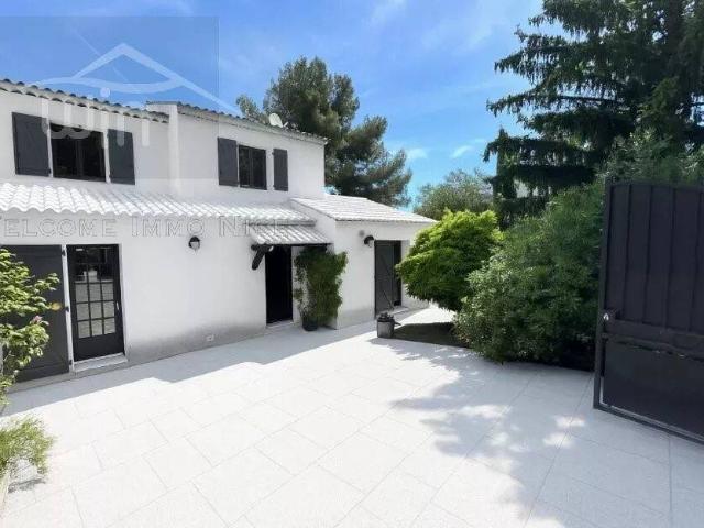 Maison de ville 5 pièces Piscine – 112 m²