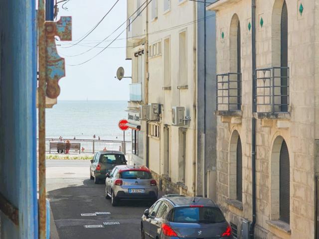 MAISON DE VILLE