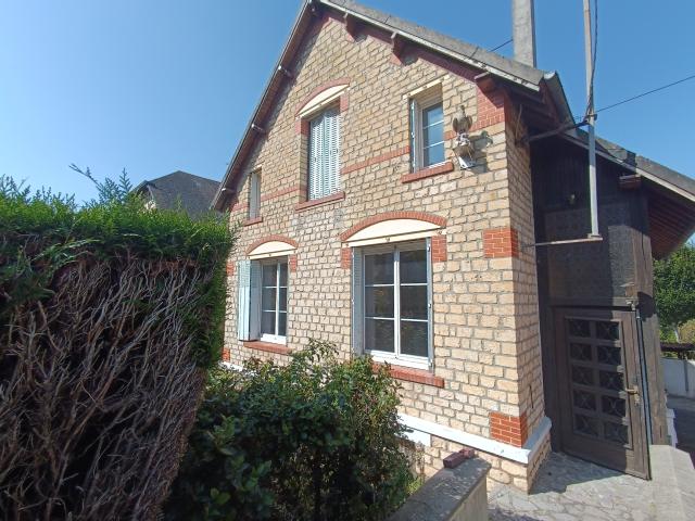 MAISON DE VILLE
