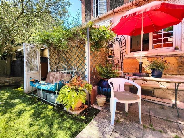 Maison de ville 6 ch jardin clos et garage double !