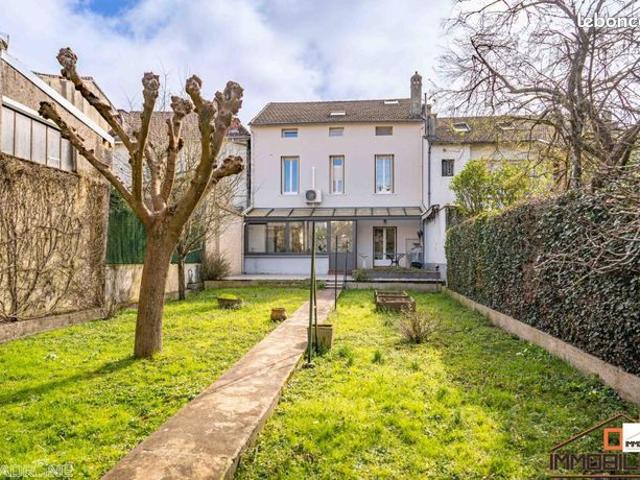 Maison de ville 6 pièces 156 m²