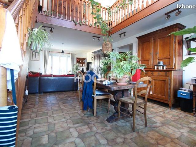 Maison 6 pièces 150 m²