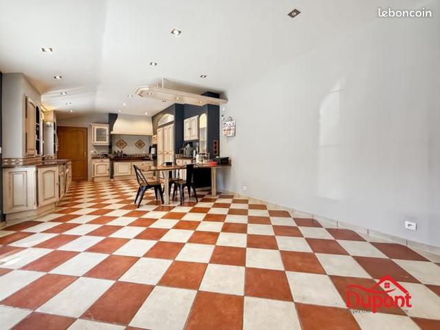 Maison de ville 6 pièces 228 m²
