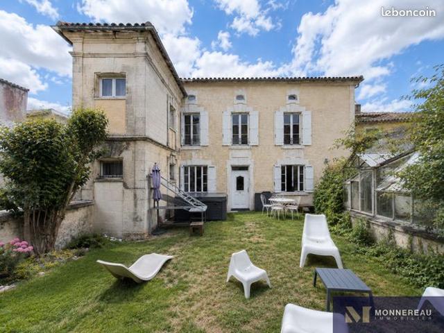 Maison de ville 6 pièces 220 m²