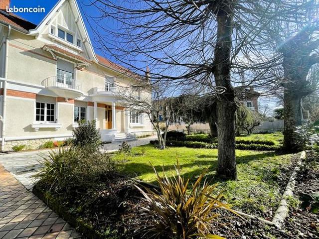 Maison de ville 6 pièces 245 m²