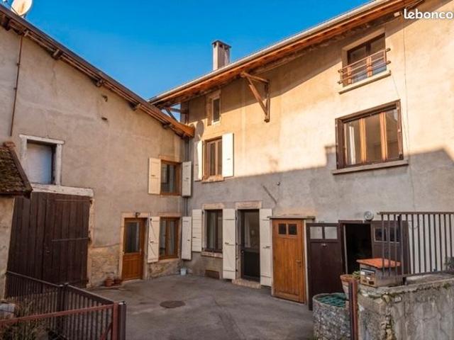 Maison de ville 6 pièces 240 m²