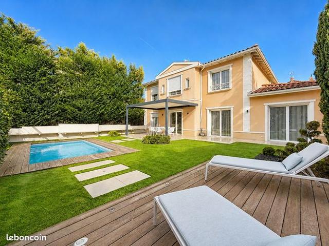 Maison de ville 6 pièces 255 m²
