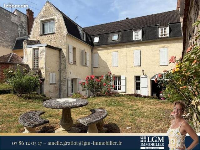 Maison de ville 6 pièces 318 m²