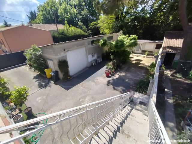 Maison de ville 80 m² + garage 60 m², terrasse et dépendance. 80m² Avignon