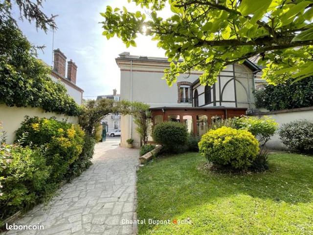 Maison de ville 8 pièces 194 m²