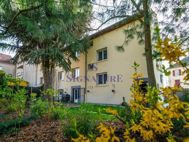 Maison de ville 8 pièces 200 m²