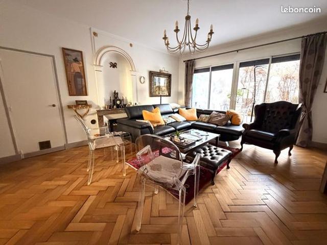Maison de ville 8 pièces 213 m²