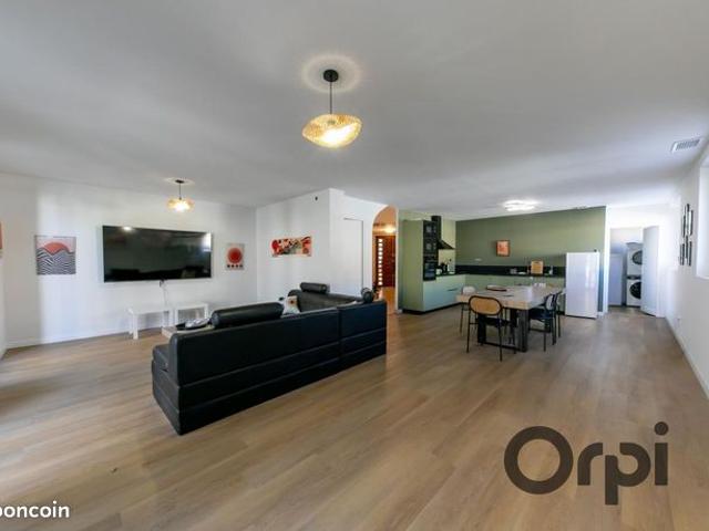 Maison de ville 8 pièces 220 m²
