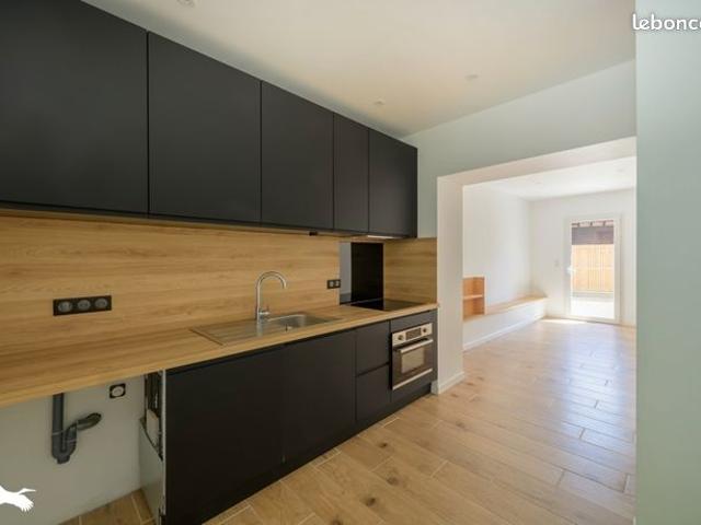 Maison de ville 8 pièces 220 m²