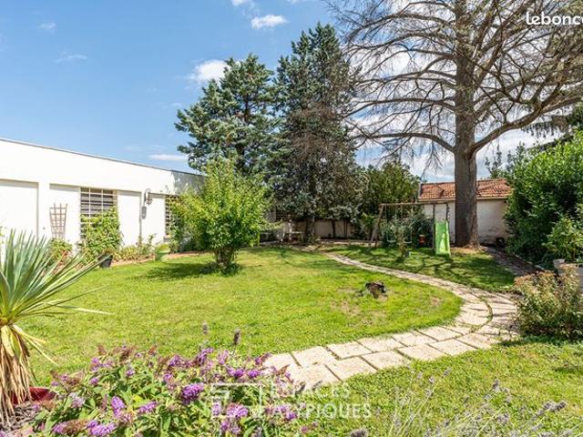 Maison de ville 8 pièces 236 m²